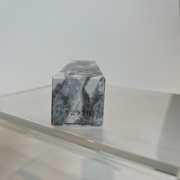 Jeffree Star Cosmetics, The Gloss, 0.15 fl. oz., Color: Funeral Parlor. NIB - Picture 4 of 8